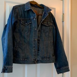 Men’s Gap Classic Denim Jacket. Size M